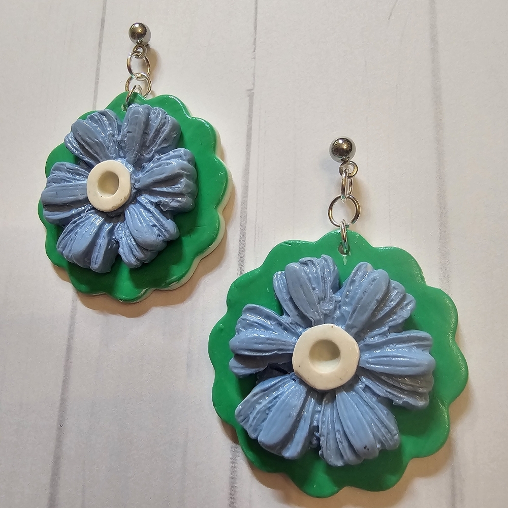 ✨️ Floral Blue & Green Clay Earrings ✨️